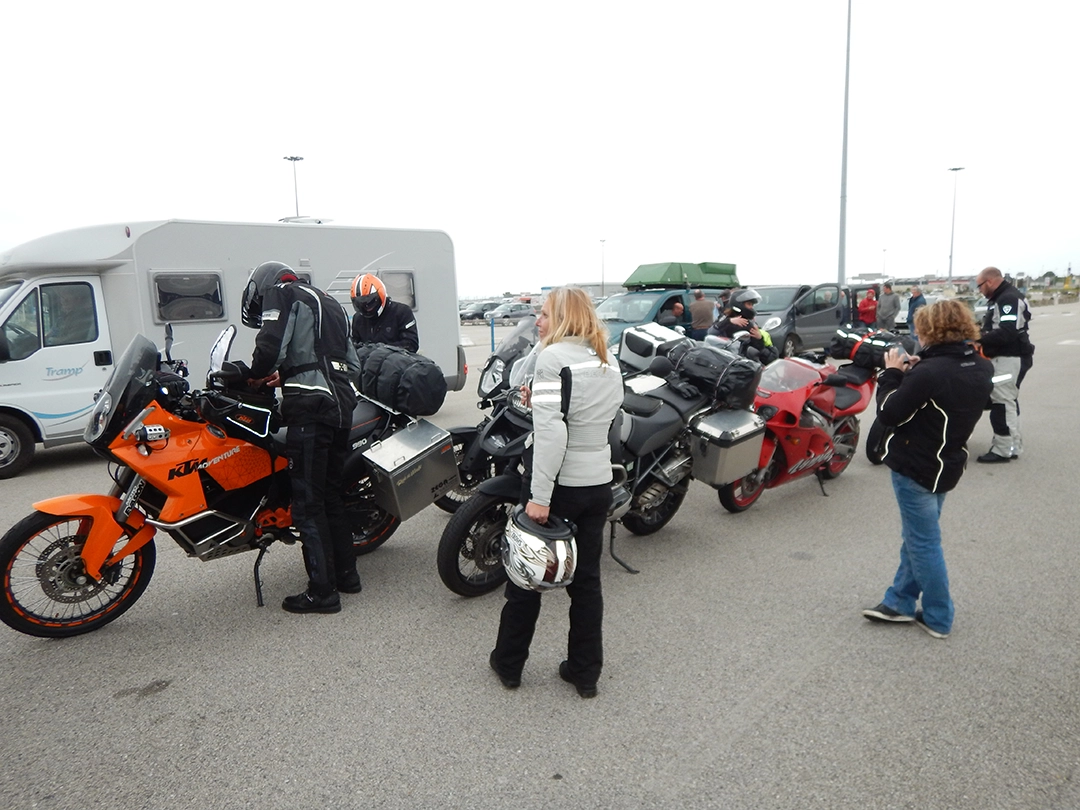 irlande-motoroosttrip-file-motos